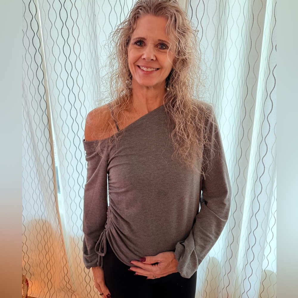 Project Social Gray Off-One-Shoulder Ruched Top - Picture 6 of 6